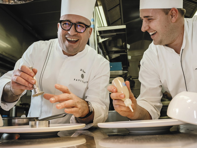 «Pavillon»-Chef Laurent Eperon mit Maximilian Müller