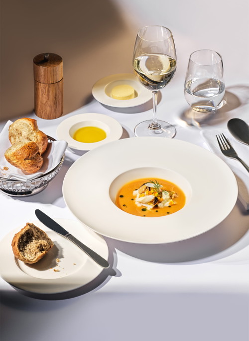 Bouillabaisse Pavillon mit gezupftem Kabeljau und Miesmuscheln mit Dillöl