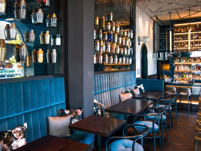 Dirk Hany hat mit der «Bar am Wasser» einen echten Hotspot für Cocktailliebhaber in Zürich kreiert.&nbsp;Die Künste von Hany und seinem Team am Shaker sind international und brillant.