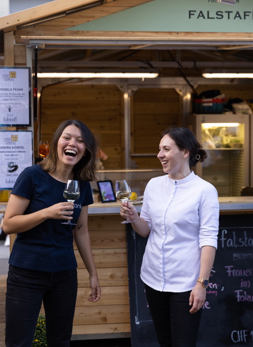 Michaela Frank mit Sandra Scheidl