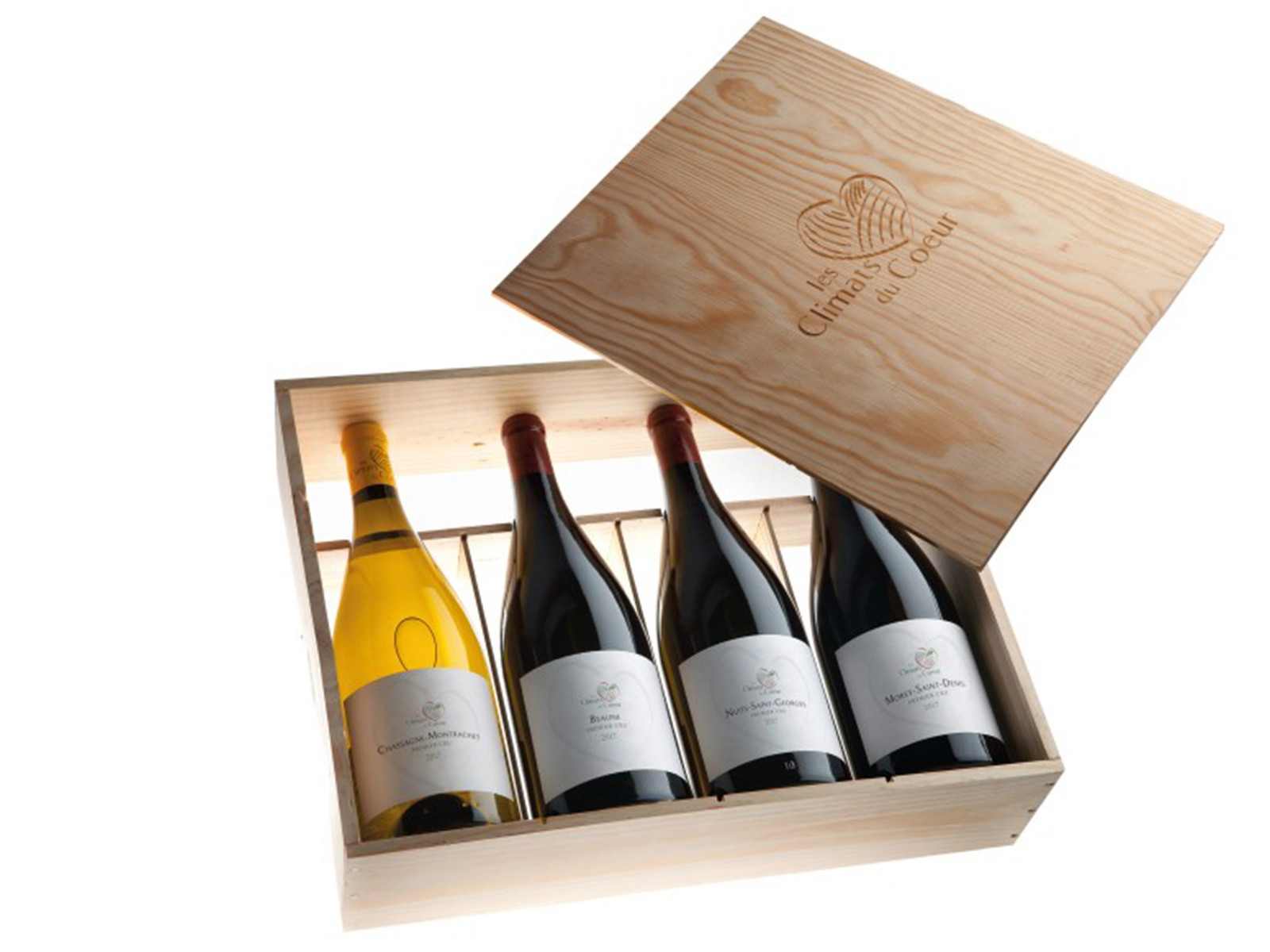 In einer Kiste befinden sich diese vier exklusiven Magnums 1er Crus des Jahrgangs 2017.