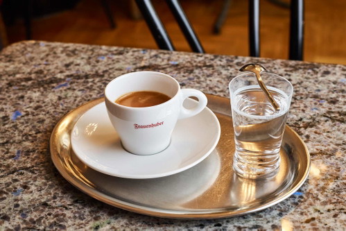 Kaffeespezialität: Großer Schwarzer.