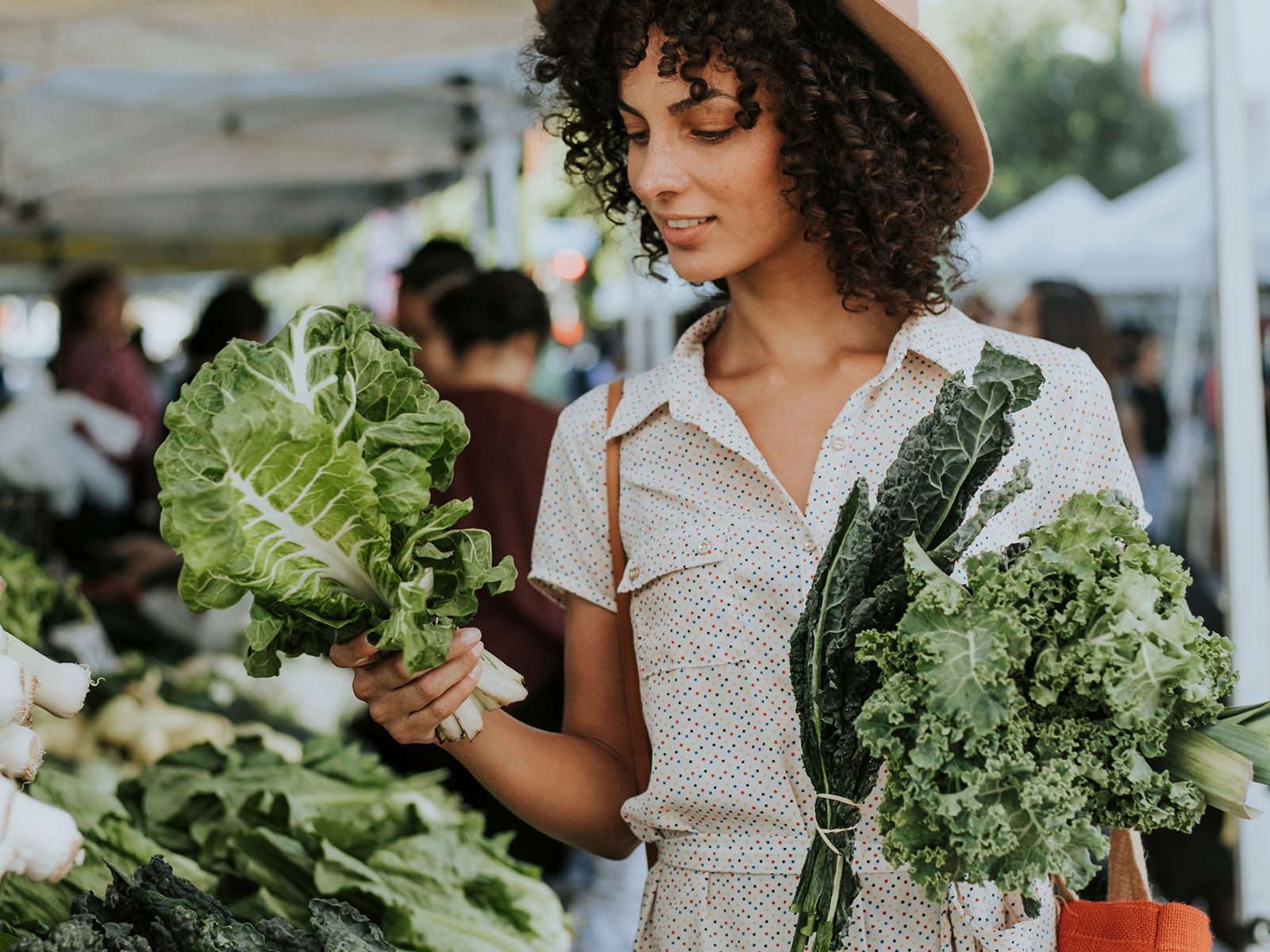 Regional and seasonal products await at Zurich's markets.