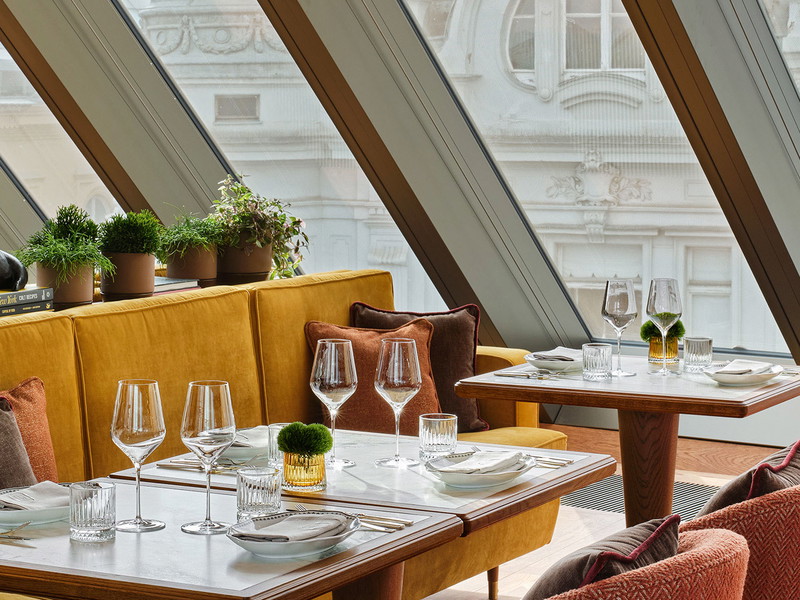 Mit der »Neuen Hoheit« findet sich eine anspruchsvolle Brasserie hoch&nbsp;über der Stadt.