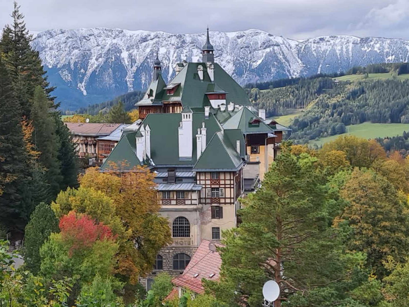 Blick von Osten: Das Südbahnhotel Semmering.&nbsp;