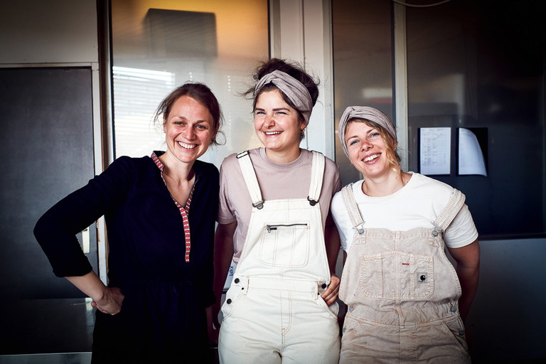 Das laflor Team um Laura Schälchli (l.).


