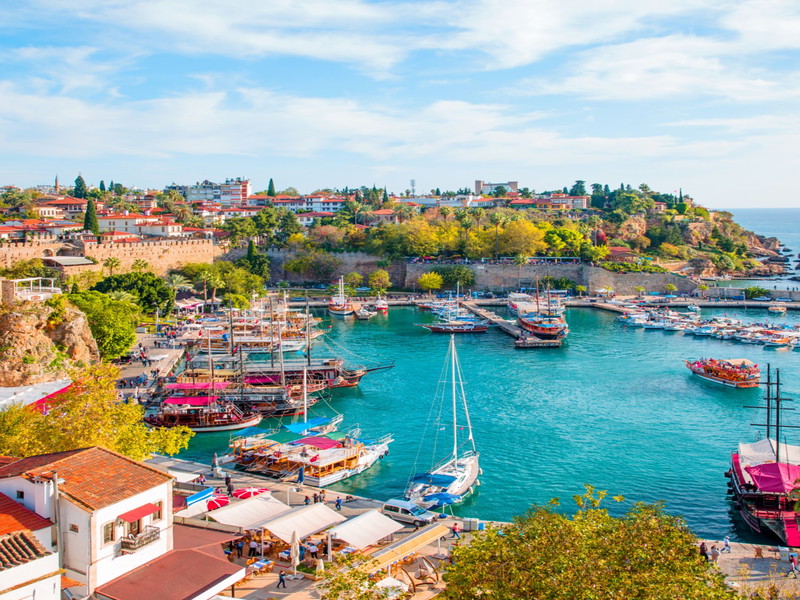 International visitor arrivals to Turkey by air exceeded pre-pandemic levels by more than 9%.&nbsp;