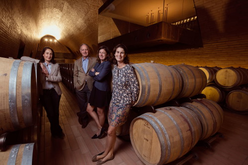 Marchese Piero Antinori mit seinen Töchtern (v.l.) Albiera, Allegra und Alessia.
