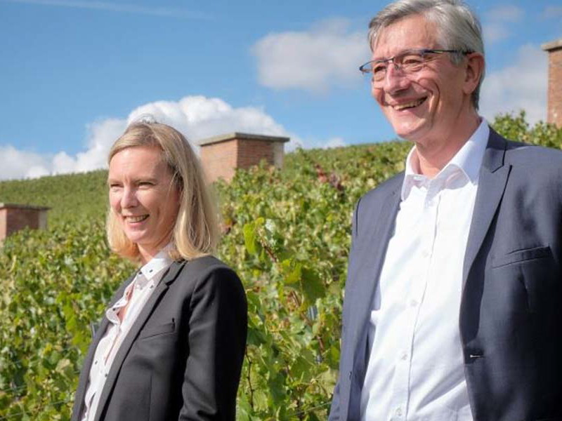 Caroline Latrive wird als nächste Kellermeisterin bei Champagne Deutz die Nachfolgerin von Michel Davesne.