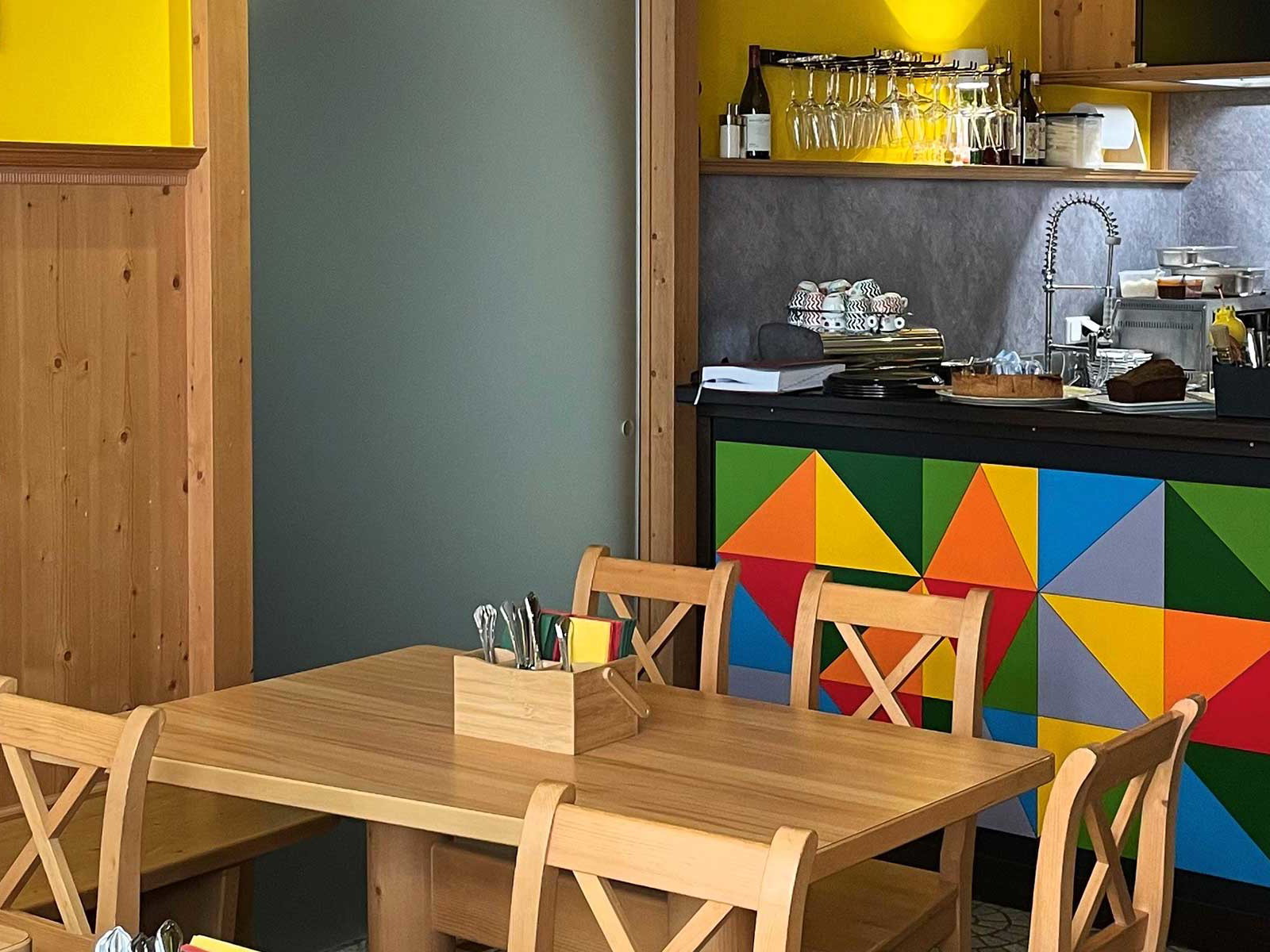Buntes Design und innovative Küche im Zweitlokal von Johannes Nuding.