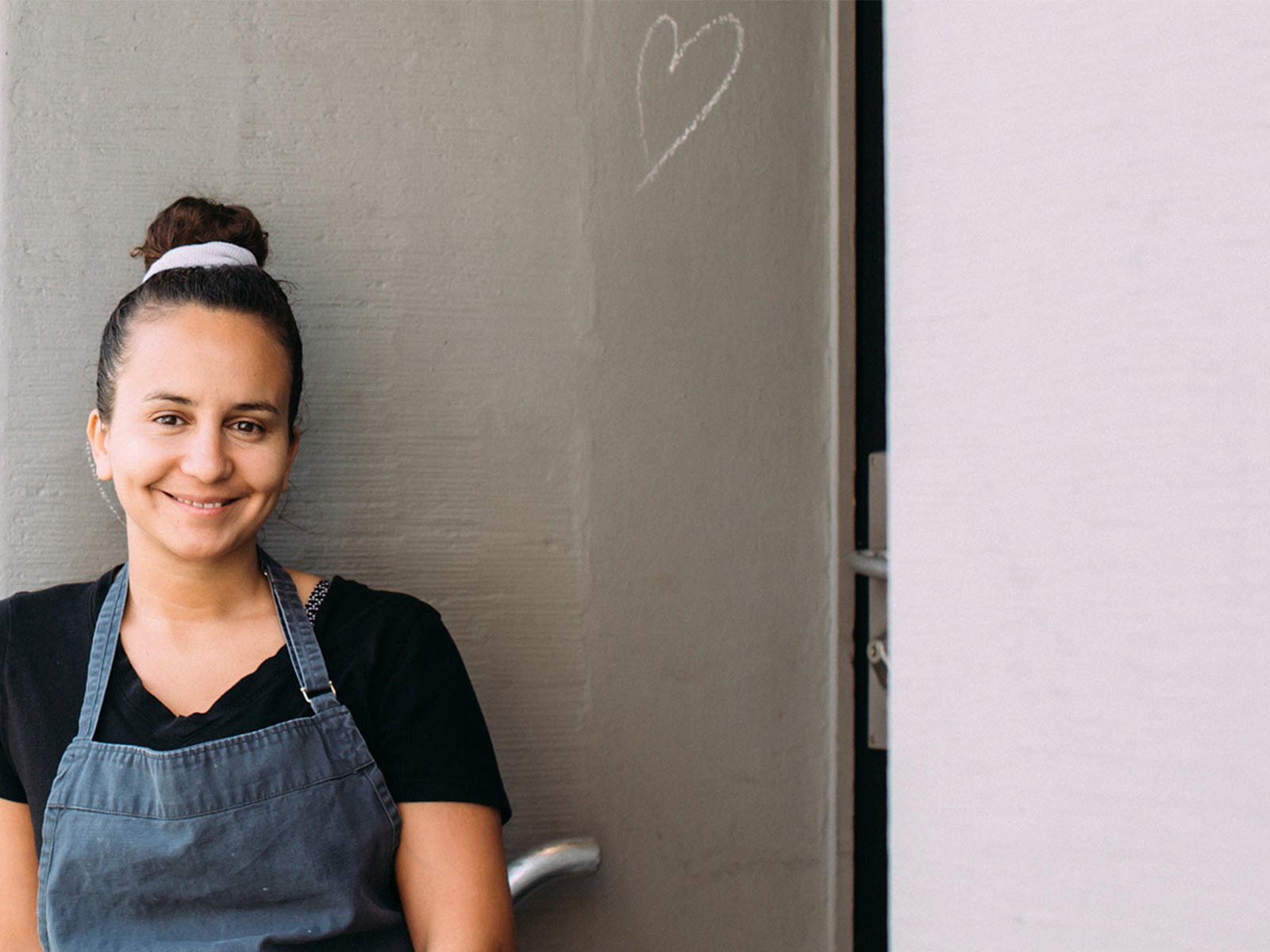 Sterneköchin Zizi Hattab belegt mit ihrem ersten Kochbuch «Taste of Love» den ersten Platz in der Rubrik «Vegan/Vegetarisch».