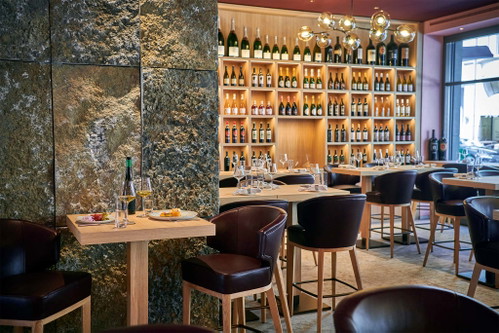 Weinbar in einer Vinothek: «Mövenpick Wein-Bar»