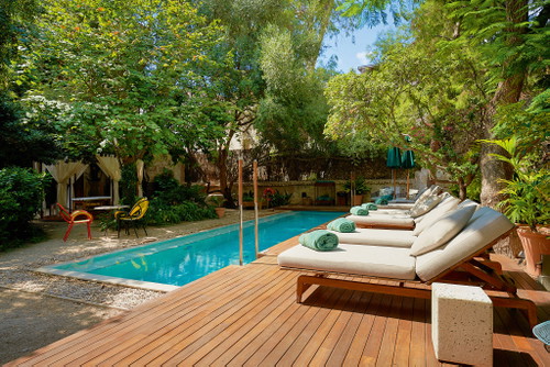 After a day of art, culture and great food, you can relax in the five-star palace Can Bordoy.