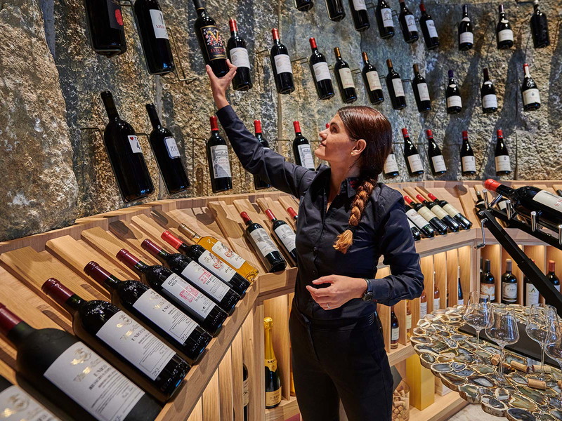 Die «Mövenpick Wein-Bar» in Zürich wurde als beste Weinbar in einer Vinothek ausgezeichnet.