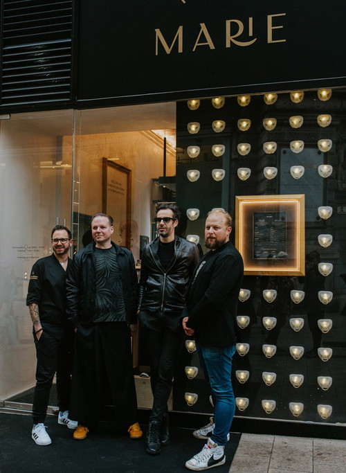 Starkoch Dominik Stolzer mit Gastronom Marco Simonis, Gourmet-Werber Florian Mainx und Bio-Rinderbauer Hannes Hönegger.