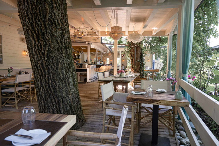 »151 Restaurant &amp; Bar«
