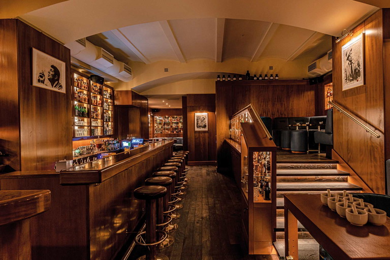 »Dino's Apothecary Bar«
