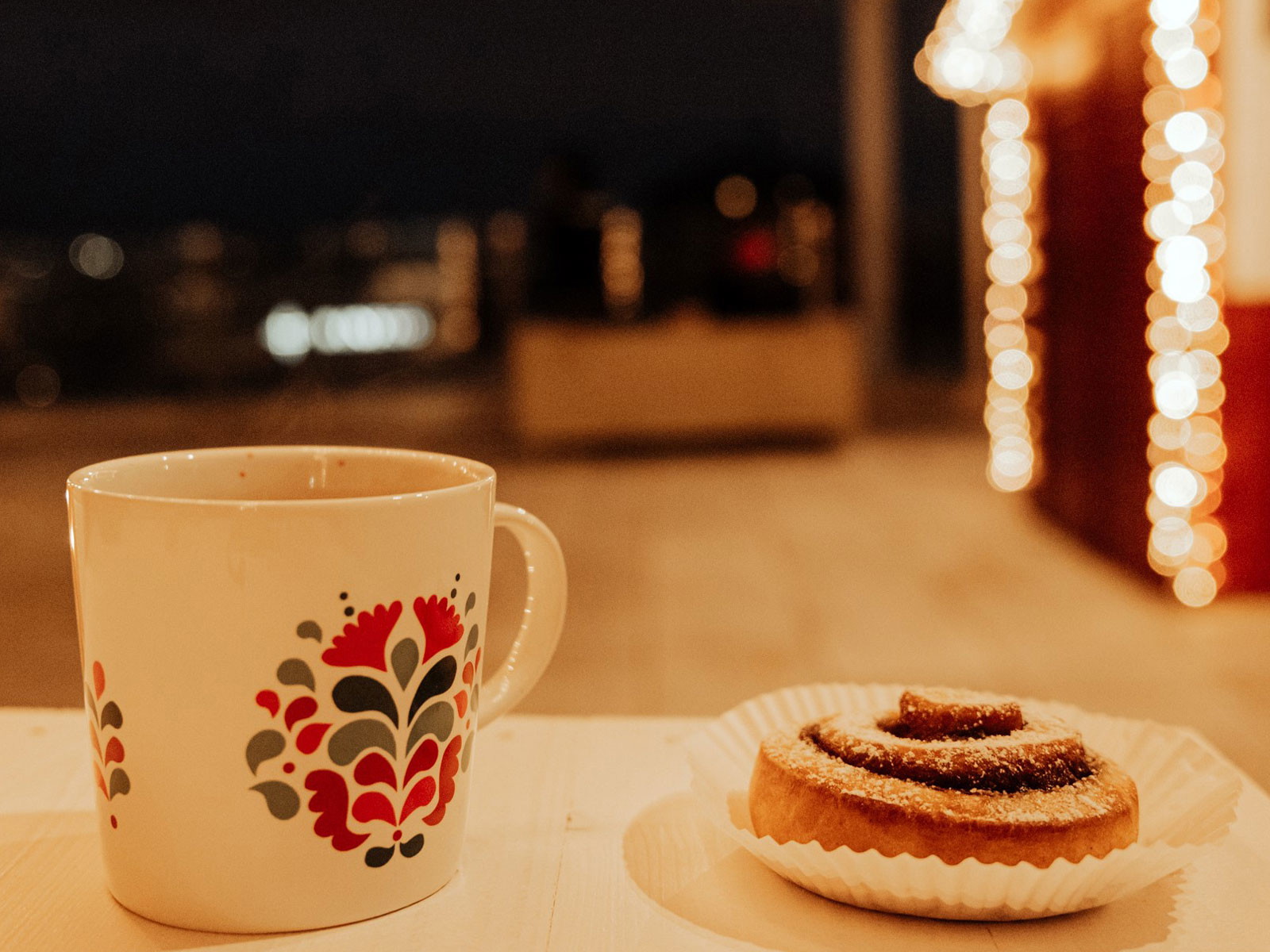 Bei Ikea kann man die Vorweihnachtszeit hoch über Wien genießen.
