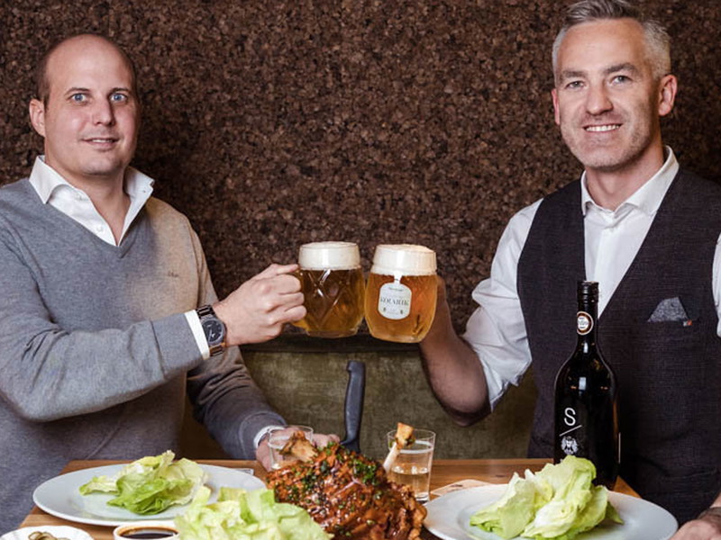Gerhard Summer, Geschäftsführer »Mochi«, und Paul Kolarik, Geschäftsführer des »Restaurant Luftburg - Kolarik«.