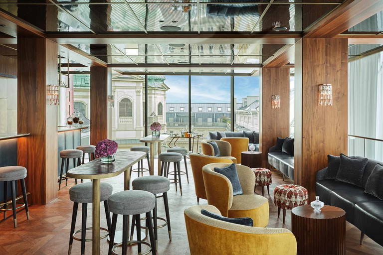 »Neue Hoheit Bar«