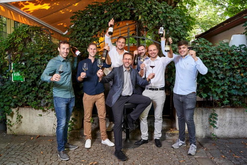 Die sechs Finalisten der&nbsp;Schlossquadrat-Trophy 2023 mit&nbsp;Jürgen Geyer.&nbsp;