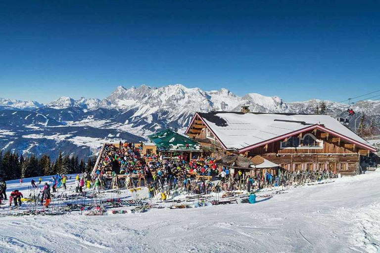 Hotspot für Kaiserschmarren und weitere Kräftigungen: Die auf 1800 Meter gelegene »Schafalm« auf der Schladminger Planai.