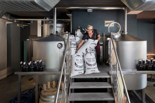 Das Volta Bräu wird nach traditionellem Handwerk gebraut. Nachhaltigkeit wird grossgeschrieben: Die Produkte kommen wo immer möglich aus der Region und werden nachhaltig verwertet.