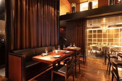 «Hato» im «The Hotel», Luzern
Die Fine Asian Cuisine-Kreationen von «Hato» Executive Chef Alfredo Pena gibt es seit Oktober 2022 auch im Luzerner Boutiquehotel «The Hotel».
hato-restaurants.com