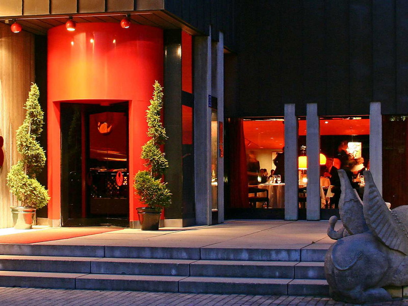 Gleich zwei Weinexperten verlassen das »Tantris«.