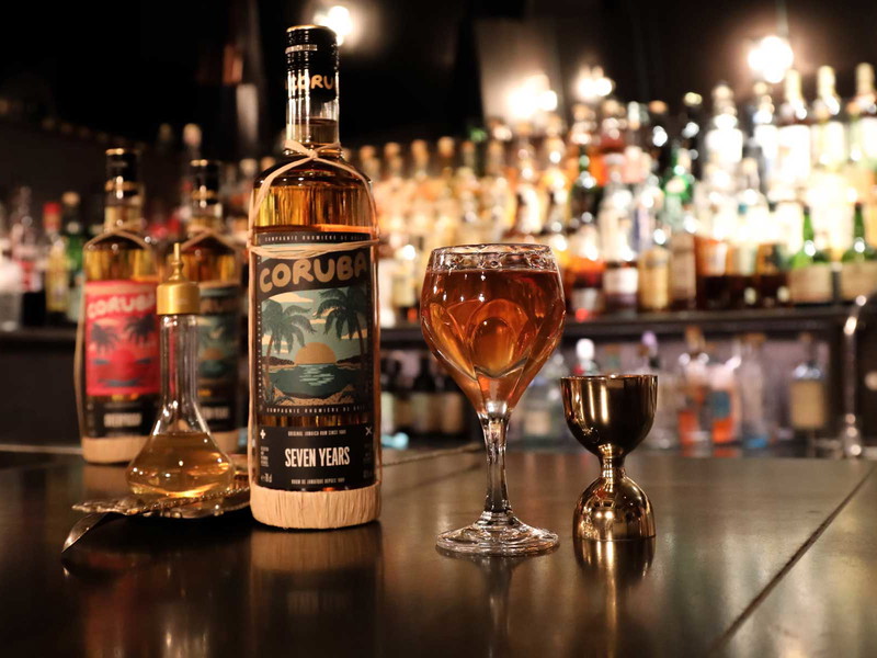 Herbstlicher Rum-Drink