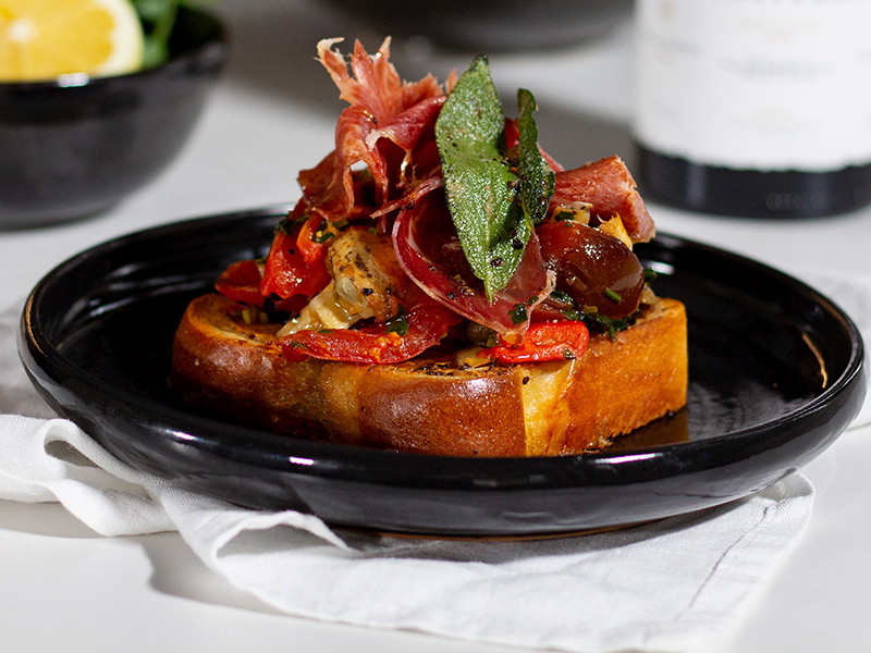 Pan Frito Brioche mit Gemüse und Jamón Serrano
