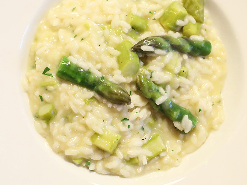 Köstliches Risotto mit grünem Spargel
