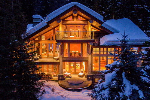 Direkt am Fuße des Blackcomb Mountain steht dieses Chalet in Whistler für rund 10,3 Millionen Euro.