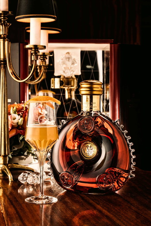 Ein NFC-CHIP im Korkverschluß des LOUIS XIII Dekanters ermöglicht den Zutritt in eine exklusive LOUIS XIII Genusswelt. www.louisxiii-society.com