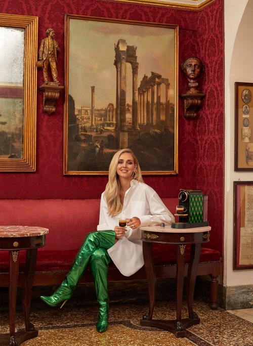 Chiara Ferragni im legendären Antico Caffè Greco.