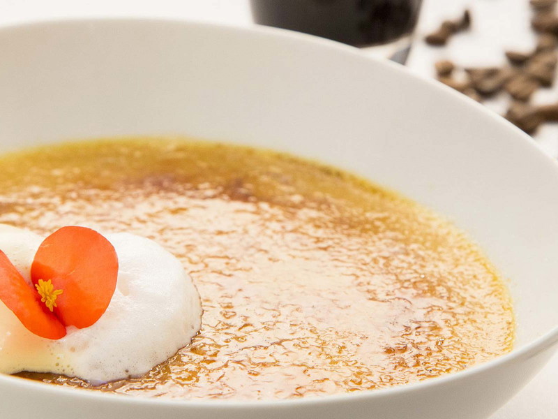 Dessert mit Kaffee