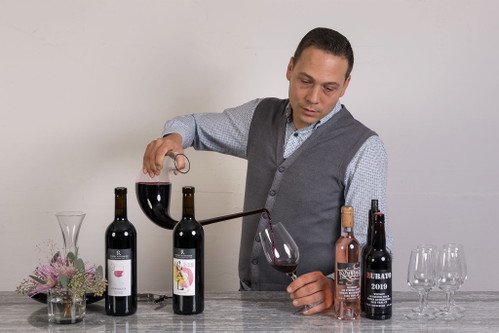 Der Kopf hinter dem Siegerwein der diesjährigen Falstaff Piwi-Trophy: Roman Rutishauser vom Weingut am Steinig Tisch.