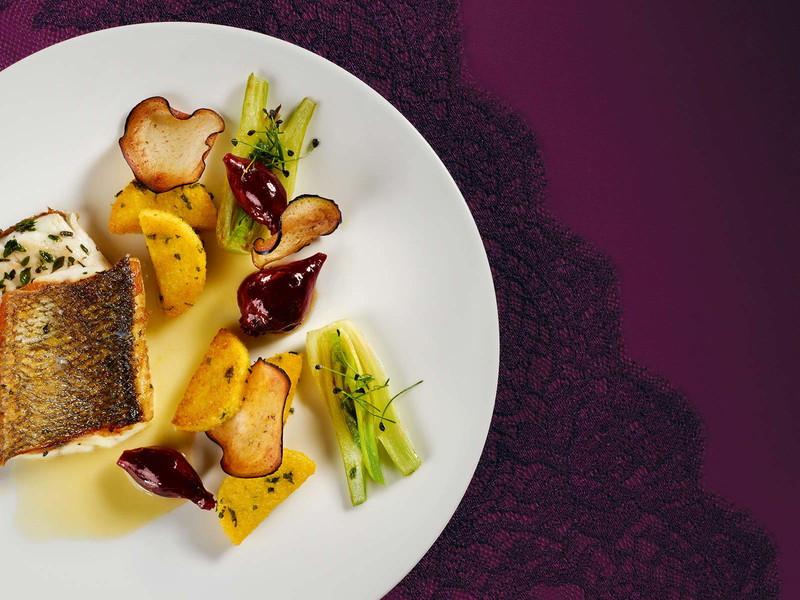 Branzino mit Zitronen-Thymian-Butter und Polenta