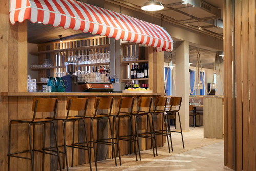 Bar im Restaurant »Strandschuppen«.&nbsp;