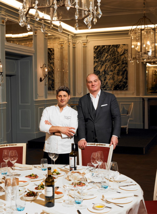 Chefkoch Ludovico de Vivo mit «Château Gütsch»-Direktor und Gastgeber Andreas Gartmann.