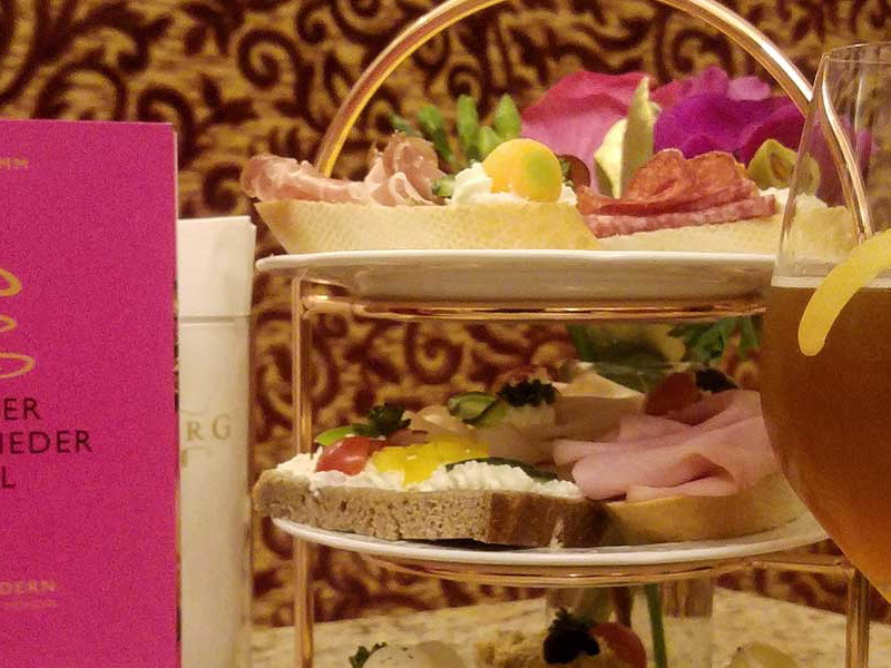 Der Goldkuss bei der Präsentation im Café Hofburg.