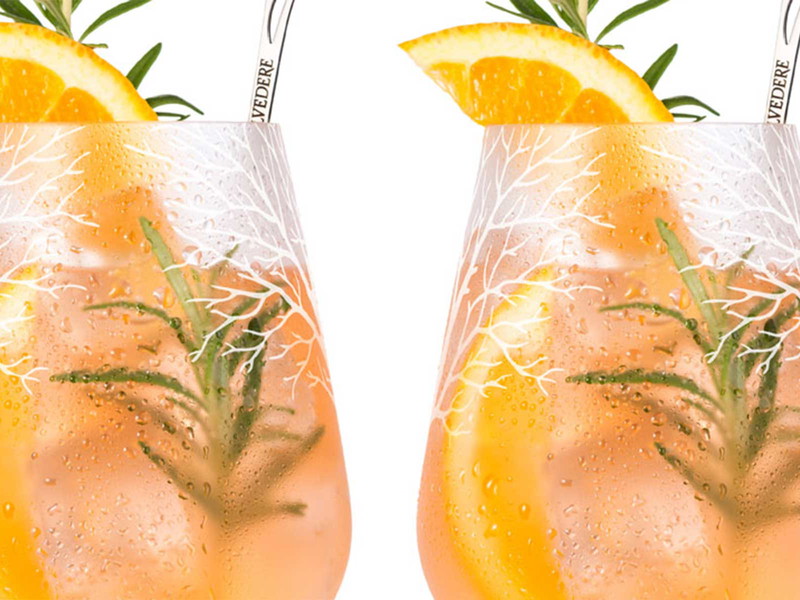 Rosmarin und Orange sorgen beim Belvedere Herbal Spritz für das gewisse Etwas.