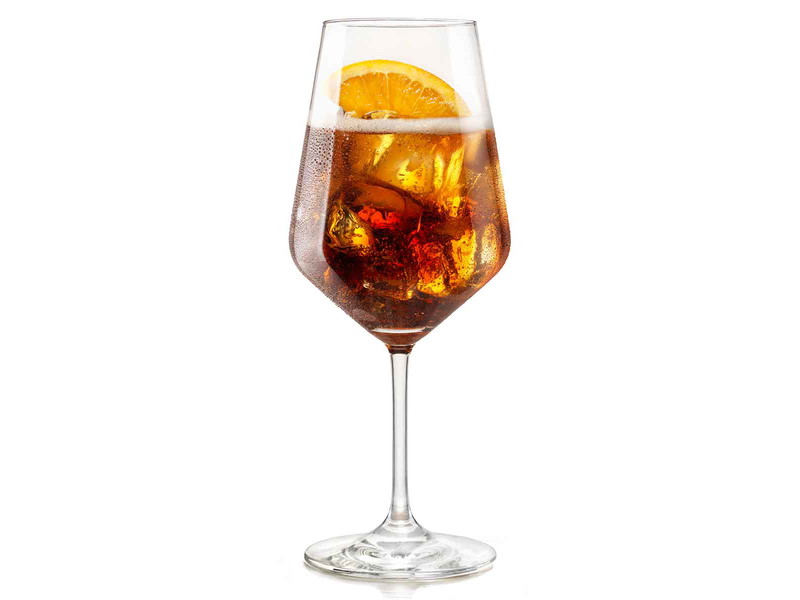 Cynar sa vyznačuje typickou komplexnou bylinnou vôňou, ktorú dopĺňajú sladkokyslé tóny.