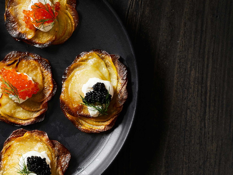 Pommes Anna sind ein legendäres Rezept der ganz großen französischen Küche aus dem Jahr 1870, gewidmet einer Kurtisane.