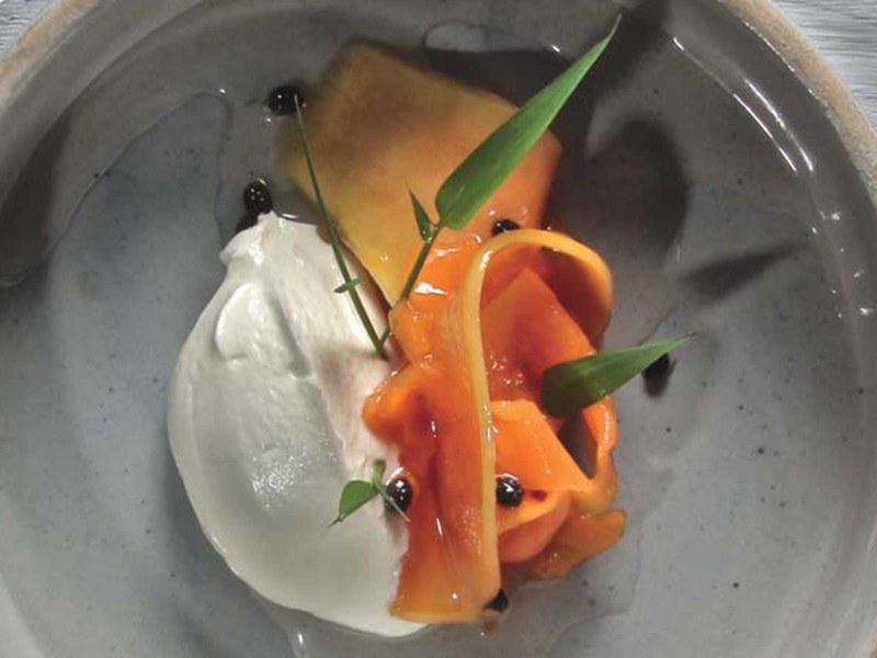 Viel Zeit mitbringen: Die Papaya muss 2 Wochen eingelegt werden.