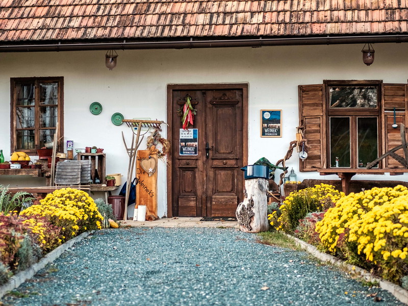 Das Weingut »Weinek« mit Buschenschank.