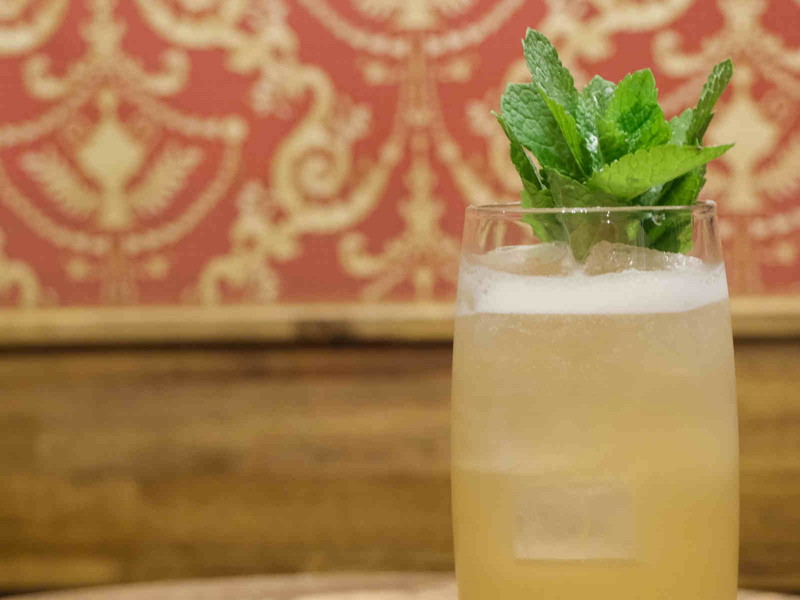 Der Himalaya wird am besten in einem Longdrink-Glas serviert.