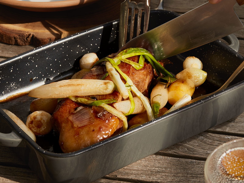 Noch besser schmeckt ein Braten, wenn er in seiner ganzen Pracht zu Tisch gebracht und erst vor den Augen der Esser aufgeschnitten wird.