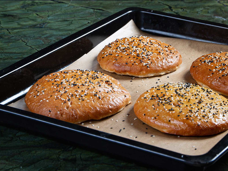 Goldbraun gebackenes Dönerbrot selbstgemacht.