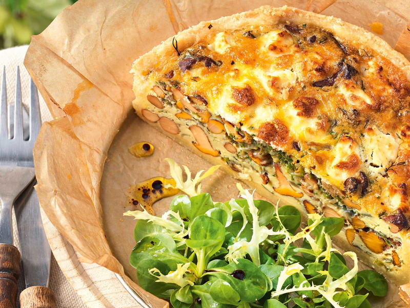 Die klassische Tarte bringtt Dank&nbsp;Wildkräutern Abwechslung in die Küche.